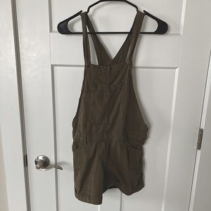 Overall shorts